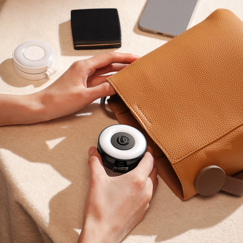 Ulanzi LM23 V2 magnetické světlo na telefon, bílé – A pocket accessory
