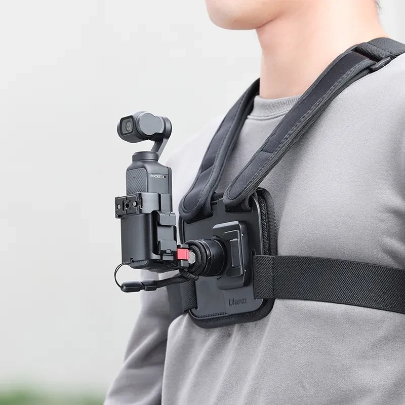 Ulanzi PK-06 adaptér pro Pocket 3 – On the chest and the backpack strap