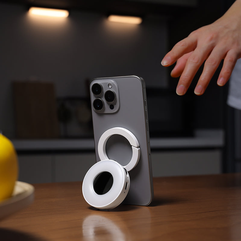Ulanzi ML05 MagLock světlo bílé – Tabletop stand