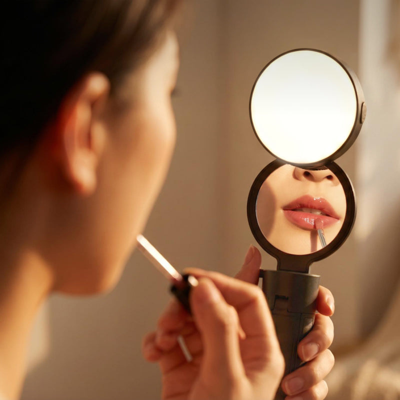 Ulanzi MT40 mini selfie tyč s přisvětlením – A mirror for selfies with the main camera