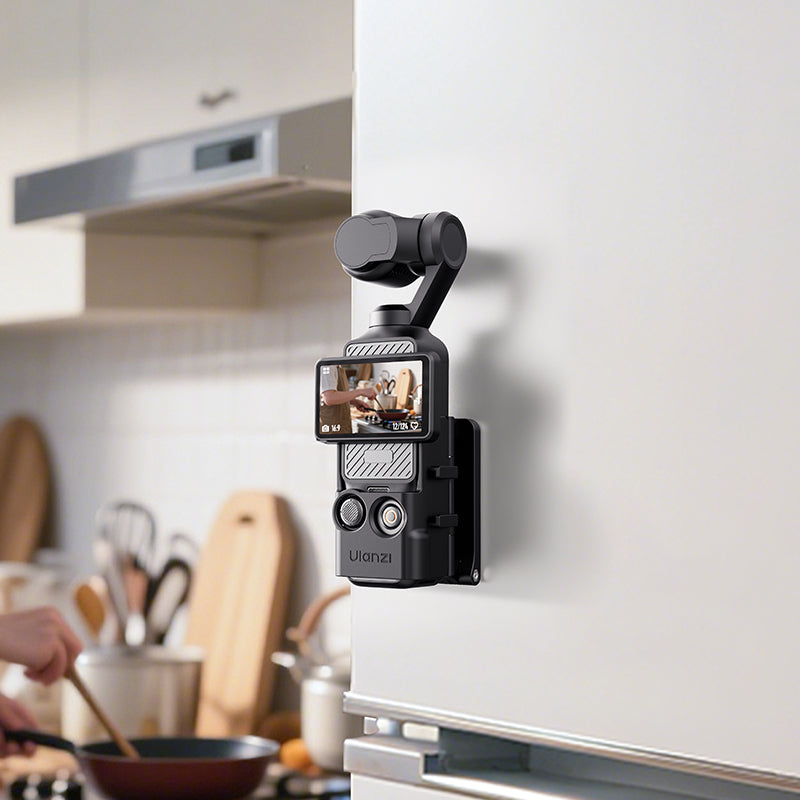 Ulanzi PK15 magnetický držák pro Pocket 3 – On a wall or a desk