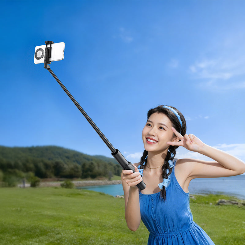 Ulanzi SK26 Portable Selfie Stick Tripod – A selfie stick with longer reach