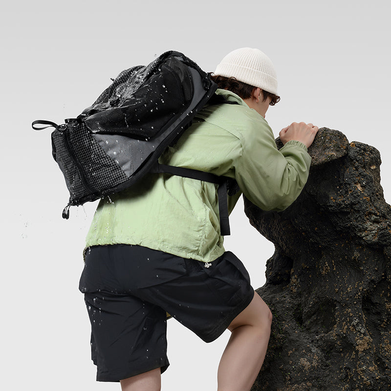 Ulanzi TP01 Travel Photography Backpack 25L – Quick access three ways