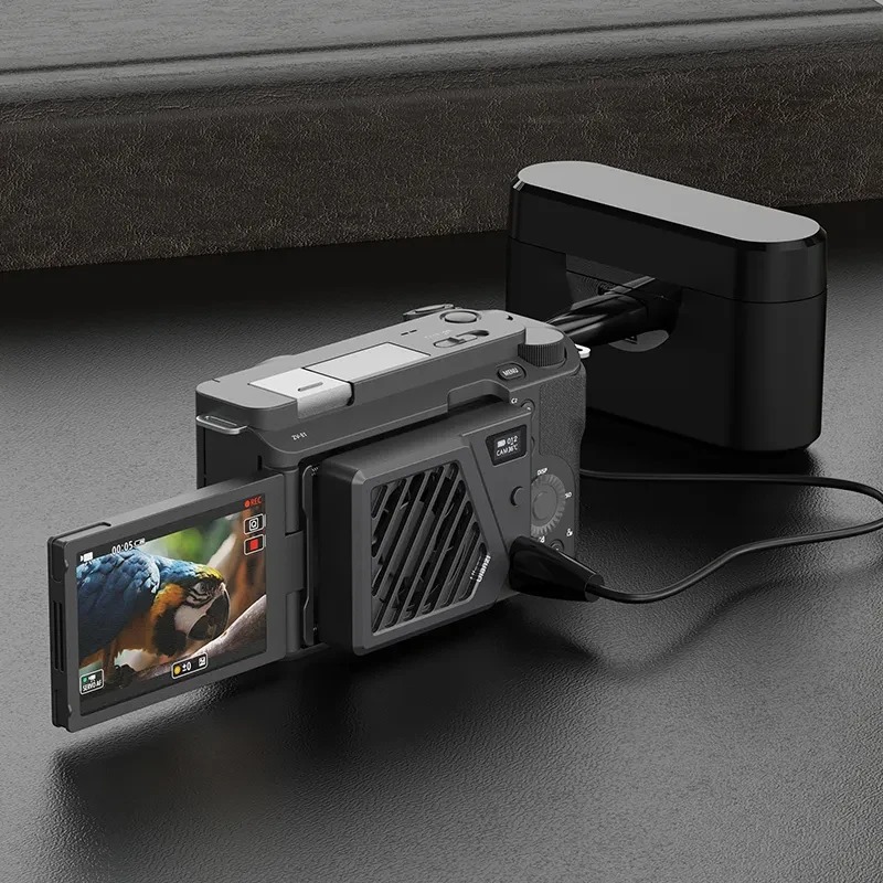 Ulanzi CA25 chladicí ventilátor pro fotoaparáty – Charging and power over USB-C