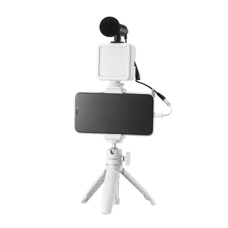 Ulanzi VL49 mini LED světlo – A phone filming setup