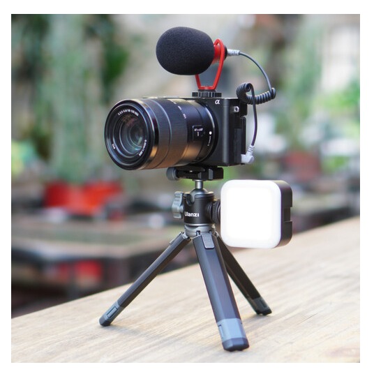 Ulanzi MT-24 – A cold shoe for a mic and a light