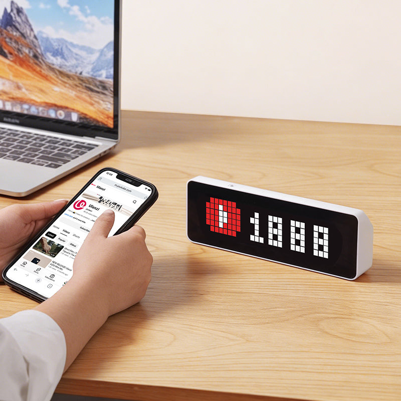 Ulanzi TC001 pixelové hodiny – Real-time follower tracking